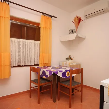 Apartment By The Sea Maslenica, Novigrad - 6568 *